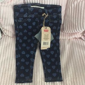 Girls Levi pull up jeans